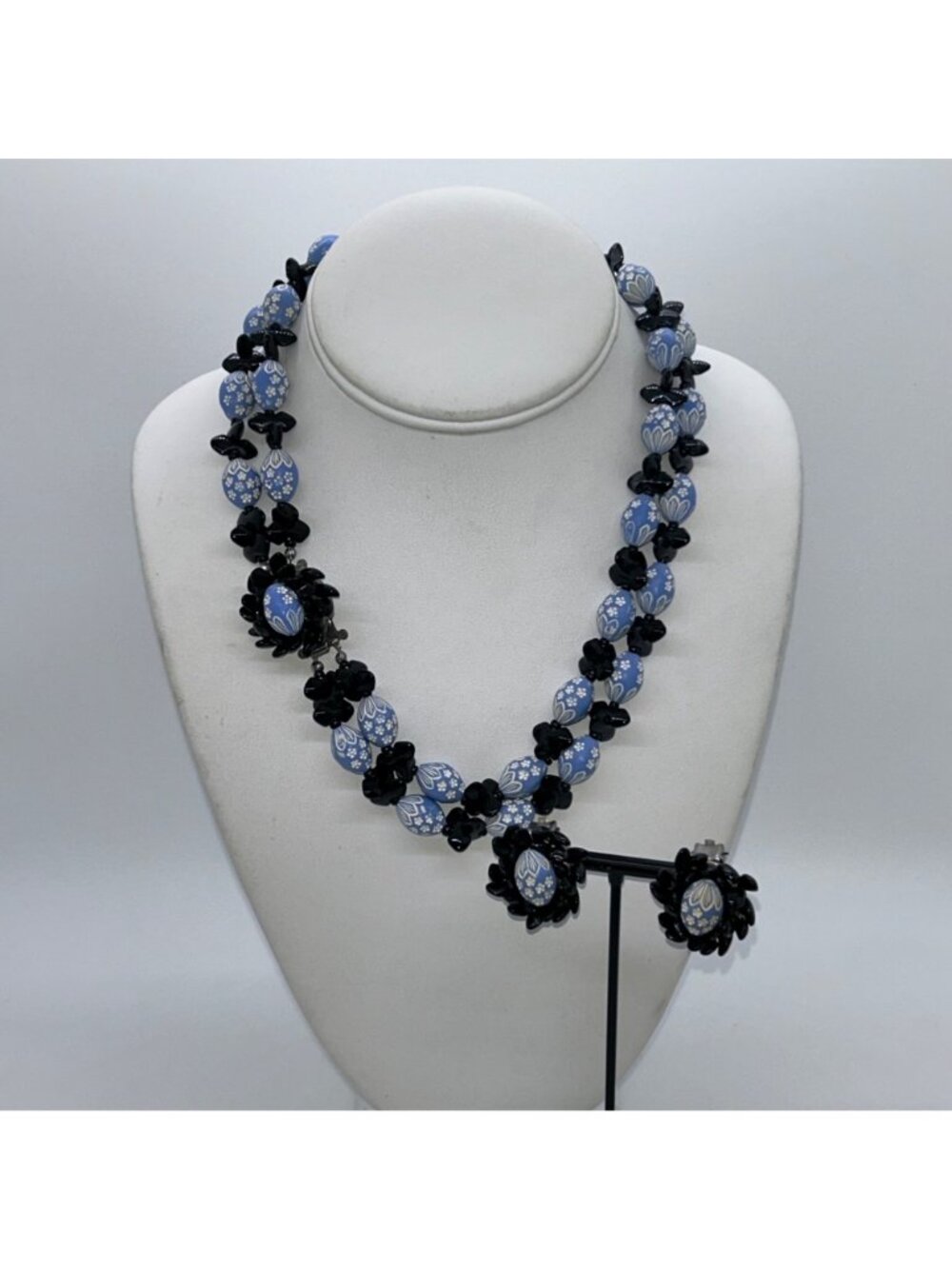 Vintage West Germany Blue & Black Easter Egg Bead Necklace Box Clasp Clip-On - Picture 3 of 16